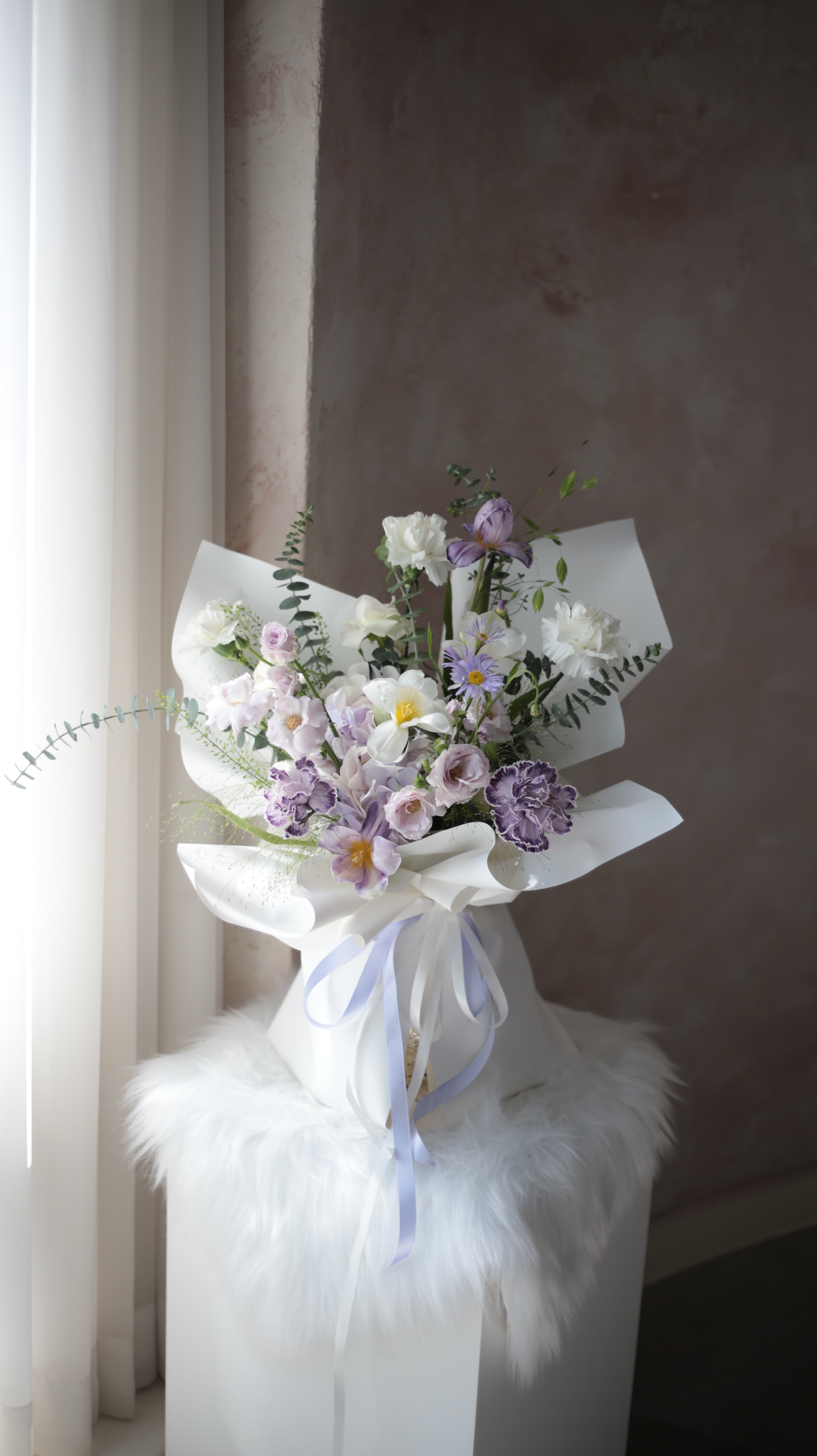 퍼플 & 화이트 톤의 감성 믹스 구성